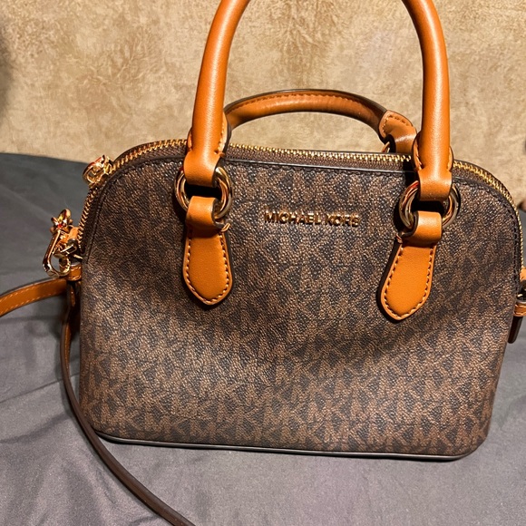 Hand bag/cross body bag - Picture 1 of 2